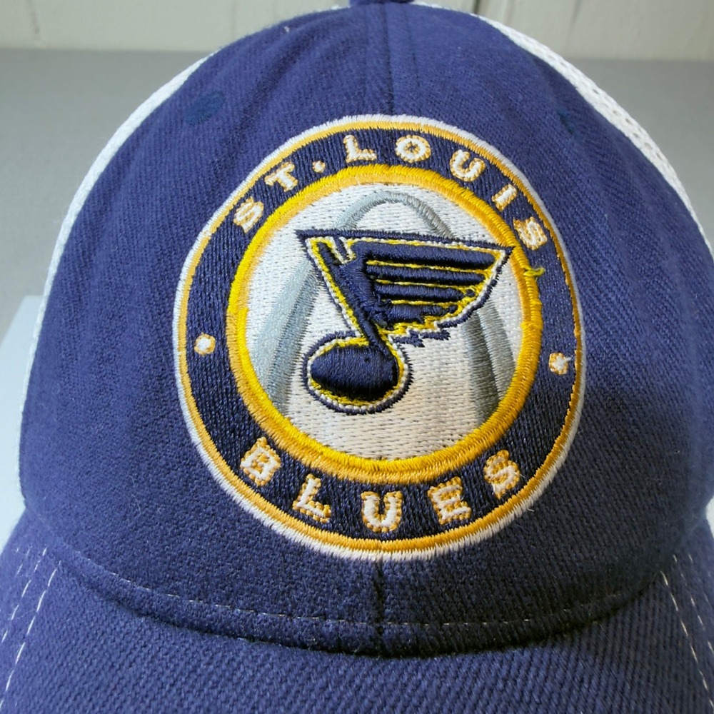 St Louis Blues Trucker‎ Hat Mesh Back fitted Navy Blue Yellow Logo Zephyr